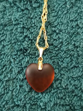 Collana con ciondolo a cuore in vetro
