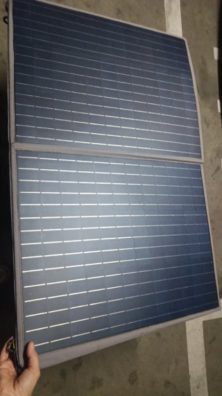 Placa solar portátil plegable