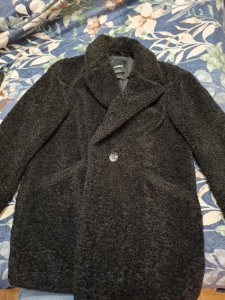 Abrigo negro Pull&Bear