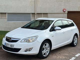 Opel Astra 2011