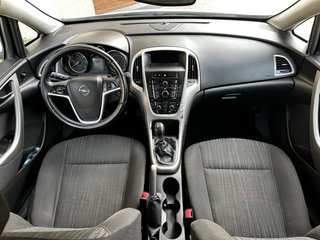 Opel Astra 2011