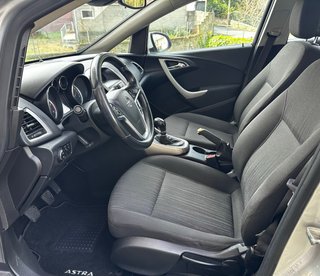 Opel Astra 2011