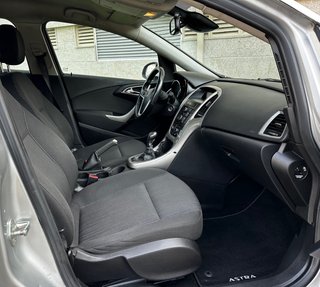 Opel Astra 2011