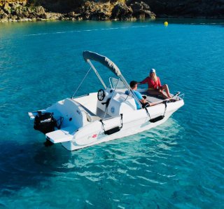ALQUILER BARCO SIN LICENCIA  (Remus 450) 15CV