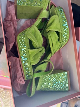 Sandalias Alma en Pena verdes con pedrería
