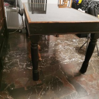 Mesa Artesanal de Madera y Cristal