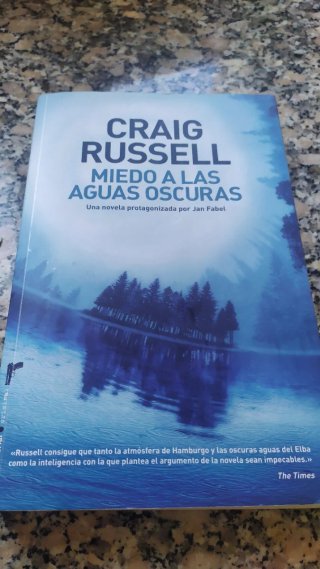 LIBRO MIEDO A LAS AGUAS OSCURAS