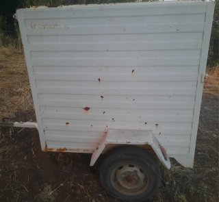Remolque cerrado