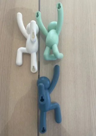 Colgadores escaladores de plástico (3 unidades)