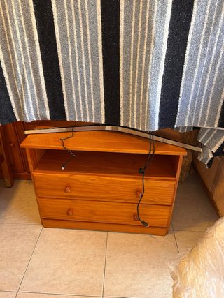 Comedor completo madera: mesa, 6 sillas y muebles