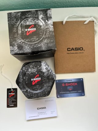 Reloj Casio G-Shock Negro y Plateado