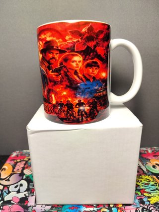 Caneca Stranger Things