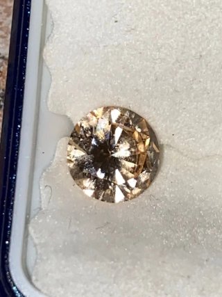Diamante blanco tallado