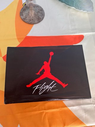 Jordan 4 Negro