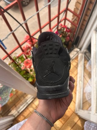 Jordan 4 Negro