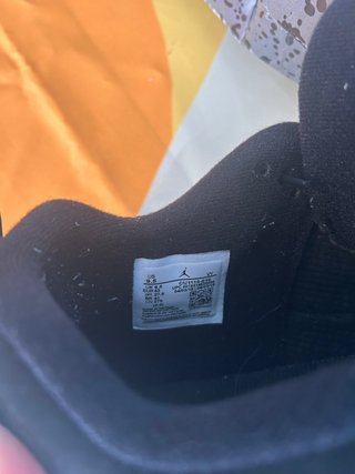 Jordan 4 Negro