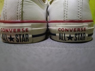 Converse de cuero blanco