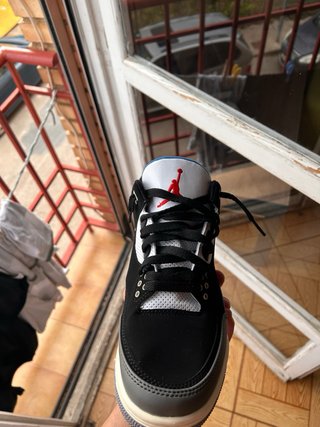 Jordan 3 Negras y Azules