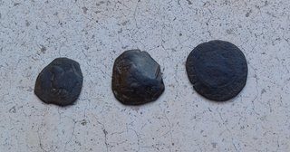 Lote 3 monedas antiguas resellos