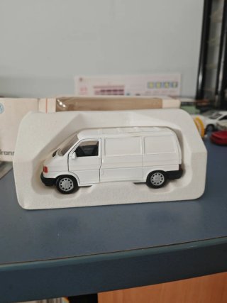 Volkswagen Transporter T4 1/43