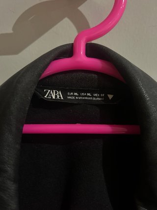 Sobrecamisa Zara Polipiel Negra