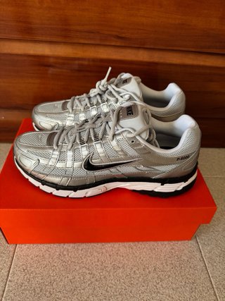 Nike P-6000 Talla 43 Plata y Negro