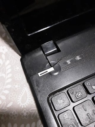 Packard Bell Portátil i3 Negro 30 euros negociable
