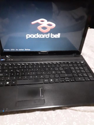 Packard Bell Portátil i3 Negro 30 euros negociable