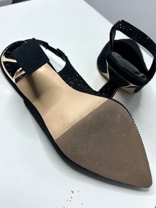 Zapatos de tacón negros Seaside con pedrería