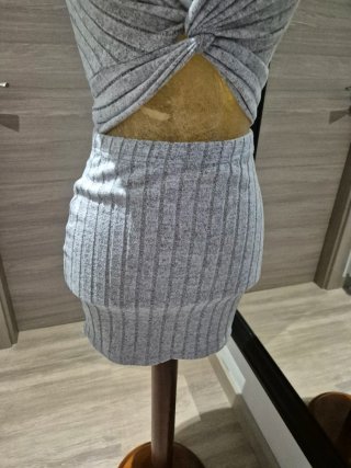 Conjunto de punto gris con nudo