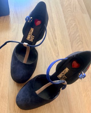 Zapatos de cuña Moschino negros , grises y azules