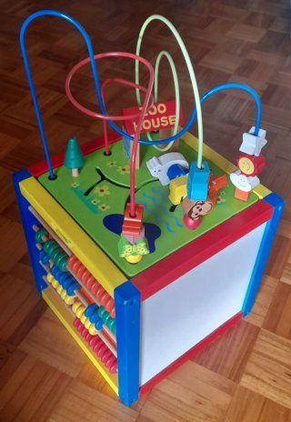 Cubo de juegos de madera para niños