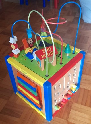 Cubo de juegos de madera para niños