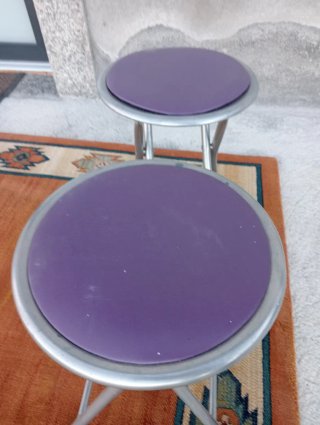 2 Taburetes Púrpura y Plateado