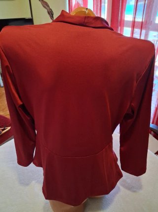 Elegante blusa roja manga larga