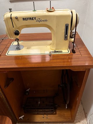 Máquina de coser Refrey Preferida