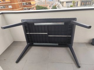 Mesa de exterior color gris