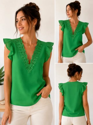 Blusa verde con encaje