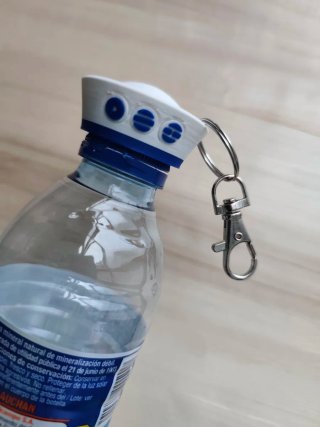 Llavero-tapon para agua BTS