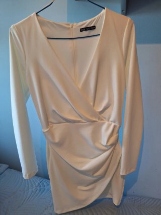 Vestido Zara blanco manga larga drapeado