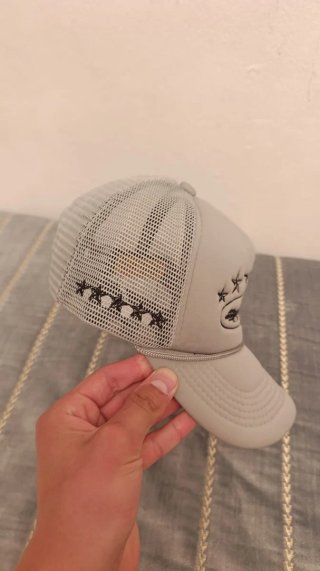 Gorra Corteiz Negra y Gris