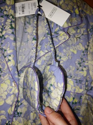 Pijama floral morado y amarillo