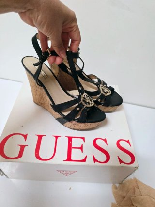 Sandalias cuña Guess Talla 38