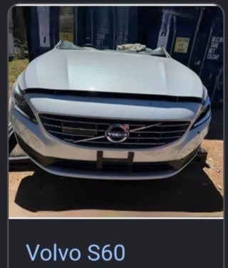 Volvo S60 (2010-) Paragolpes delantero