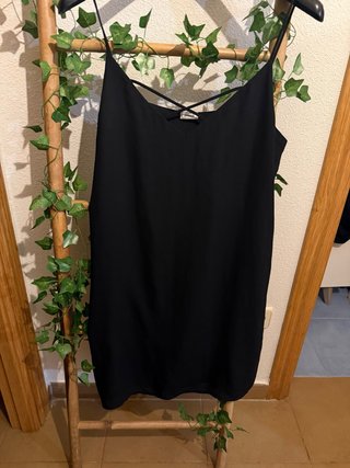 Vestido lencero negro tirantes cruzados
