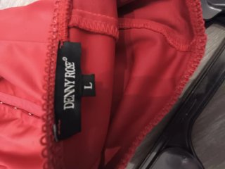 Vestido rojo de fiesta sin tirantes