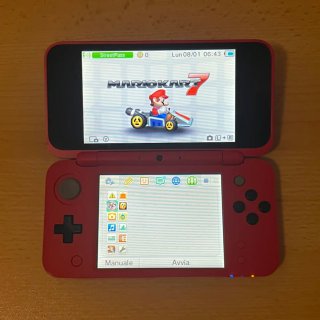 New Nintendo 2DS XL Poké Ball Edition con scatola