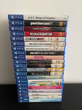 PS4 (Playstation 4) con 3 mandos y juegos