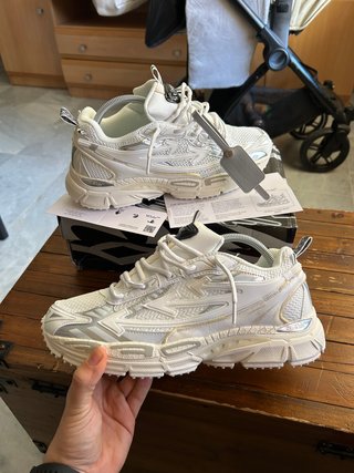 Off-White Be right Back