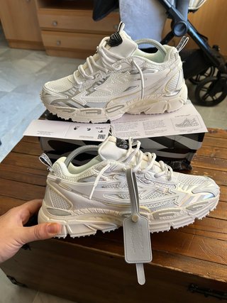 Off-White Be right Back